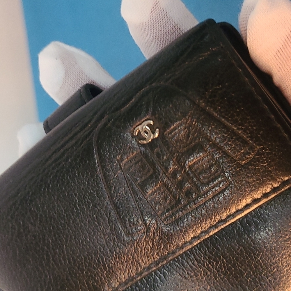 Chanel Sweater Embossed Compact Wallet - Picture 16 of 16